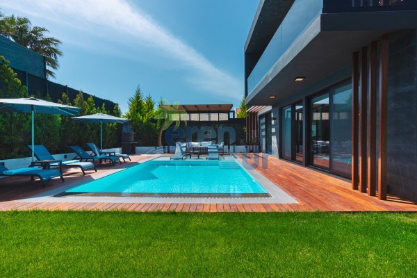 Ölüdeniz Ovacık Bölgesinde Isıtmalı Havuzlu Lüks Villa
