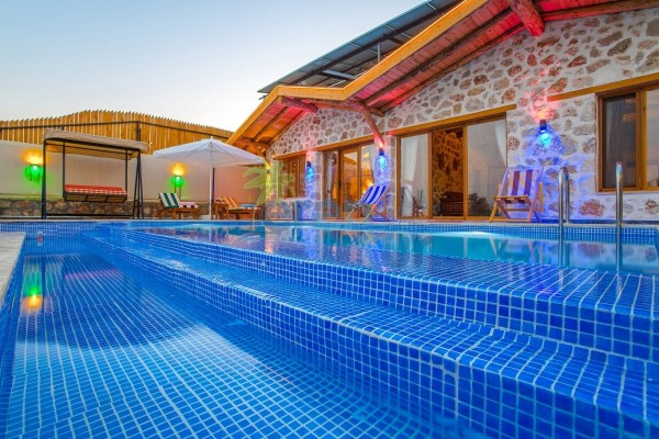 Kalkan Yeşilköy Mevkiinde 2 Kişilik Balayı Villası