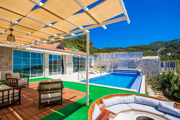 İslamlar Köyünde 2 Kişilik Muhafazakar Tatil Villası