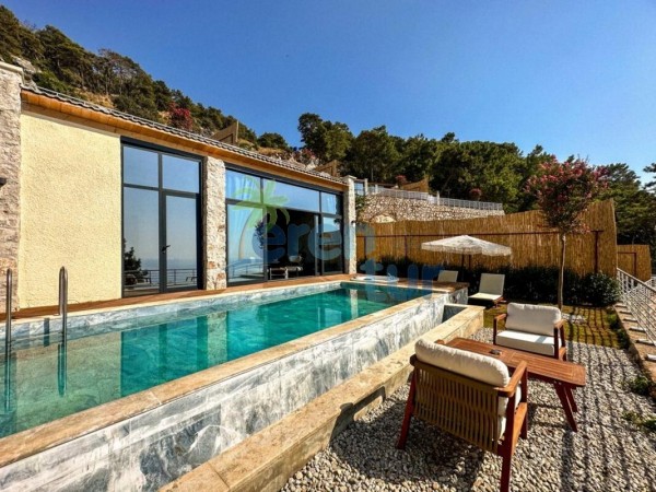 Ölüdeniz Faralya Mevkiinde 2 Kişilik Tatil Villası