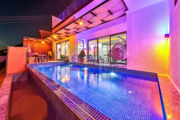 Kalkan Kördere Mevkiinde 4 Kişilik Tatil Villası