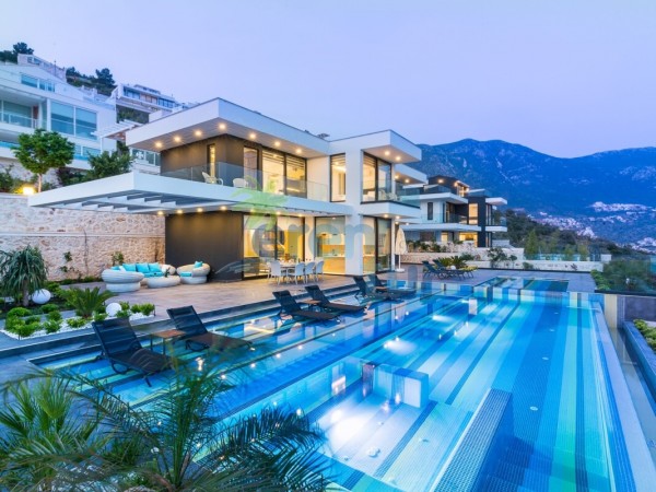 Kalkan Kalamarda 8 Kişilik Lüks Tatil Villası